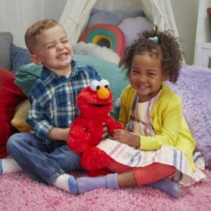 Love to Hug Elmo Is Your Kid's New Best Friend - The Toy Insider