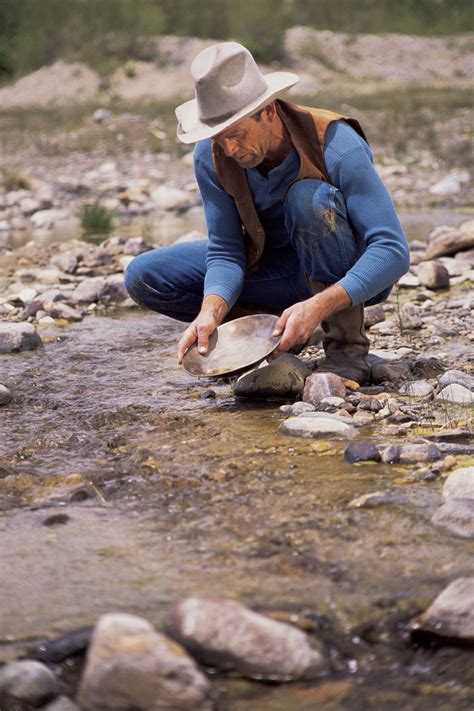 Gold Panning Techniques in the USA - FINDING GOLD - Golden Tips For Prospectors