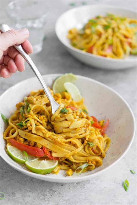 Vegan Curry Noodles Recipe - Delish Knowledge