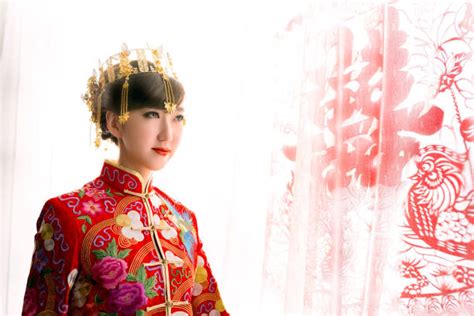 68,600+ Chinese Traditional Clothing Stock Photos, Pictures & Royalty ...