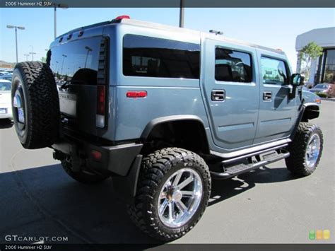 2006 Hummer H2 Custom Wheel and Tire Photo #69725400 | GTCarLot.com