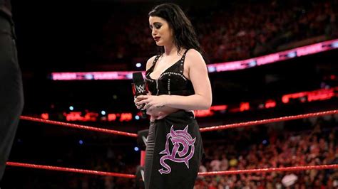 WWE stars comment on Paige announcing her retirement from the ring on ...