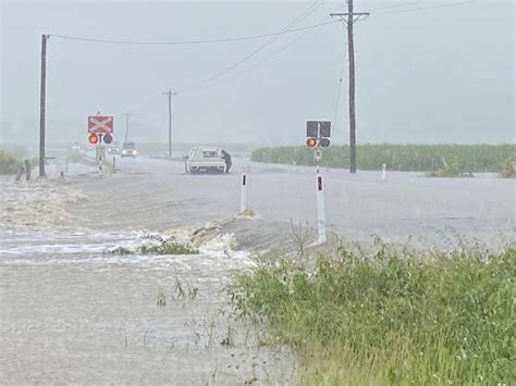 Mackay flood waters trap drivers after heavy rainfall | The Courier Mail