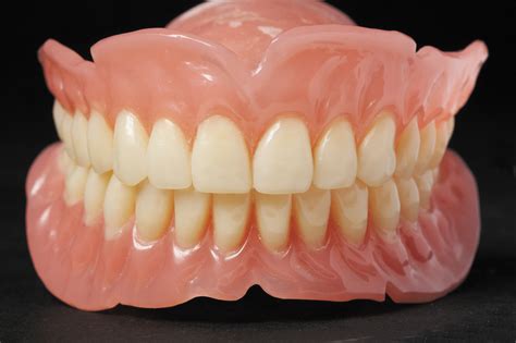 Complete dentures: which occlusal scheme is best? - National Elf Service