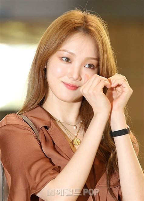 Lee Sung Kyung's "A Whole New World" Cover Received A Whole Lot Of Love ...