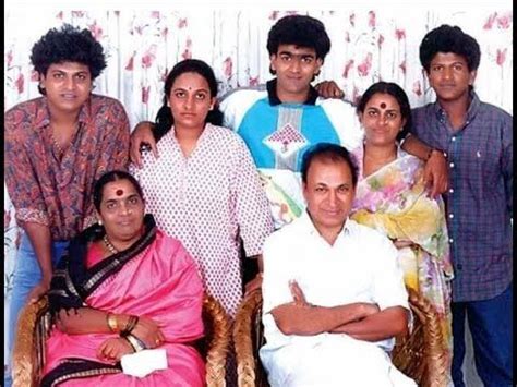 Power Star Puneeth Rajkumar Rare and Unseen Family Images | Family images, Actor photo, Actress ...