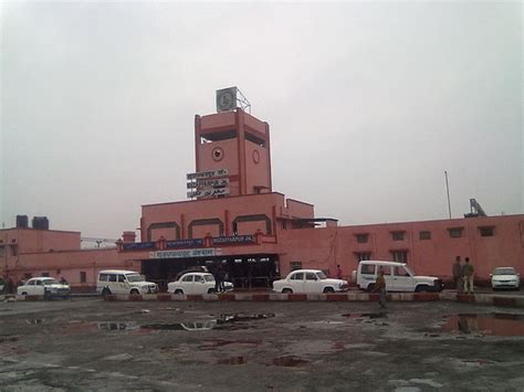 Muzaffarpur Junction Railway Station, Muzaffarpur, India Tourist ...