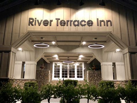 Hotel Review River Terrace Inn Downtown Napa | Travel Guide