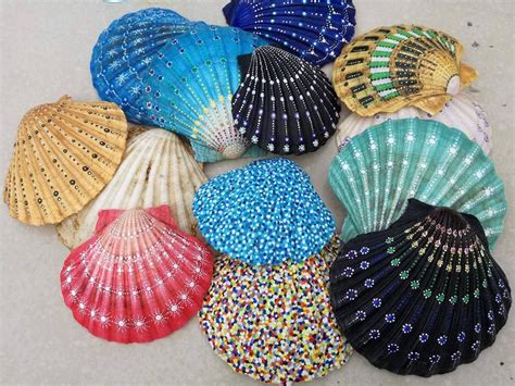 Dot painted seashells by Aggie Janssens may 2017 Seashell Painting, Seashell Art, Seashell ...