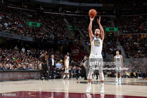 Stephen Curry Free Throw Photos and Premium High Res Pictures - Getty Images