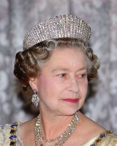 Queen Elizabeth II's Most Glamorous Jewels and Tiaras | Queen elizabeth tiaras, Royal jewelry ...