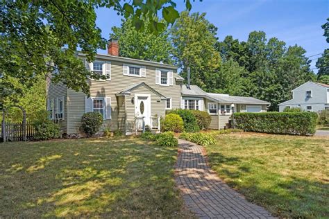 Nashua, NH Real Estate - Nashua Homes for Sale | realtor.com®