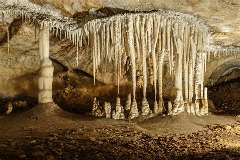 Breathtaking Photos of Caves Around the World | Reader's Digest