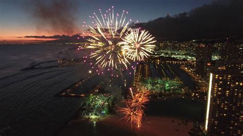 Friday Night Fireworks at the Hilton Hawaiian Village - Waikiki, Hawaii ...