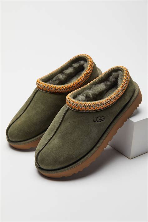 UGG Tasman Slipper in 2021 | Ugg tasman slippers, Ugg tasman, Uggs