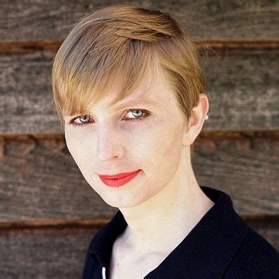 Chelsea Manning Bio, Affair, Single, Net Worth, Salary, Height, Age