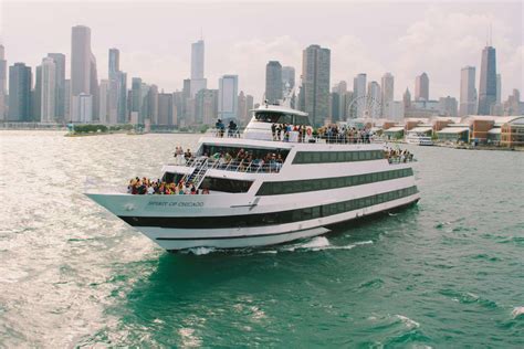 Final Lake Michigan Fireworks Dinner Cruises of 2019 | The Magnificent Mile