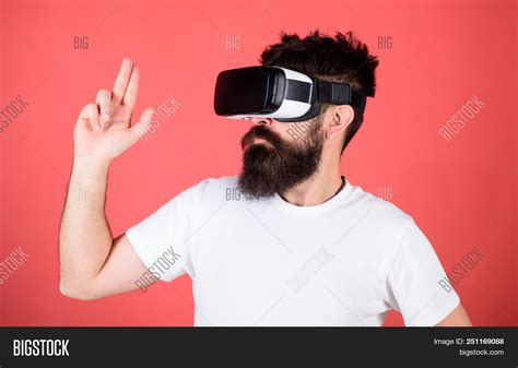 Best Shooters Vr. Image & Photo (Free Trial) | Bigstock