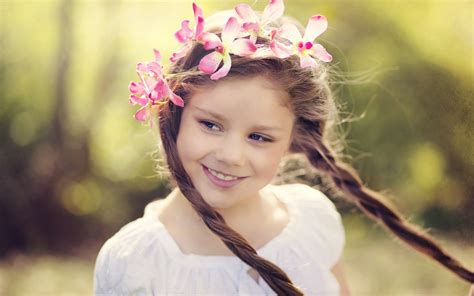 Wallpaper Smile little girl, flower wreath 2560x1600 HD Picture, Image