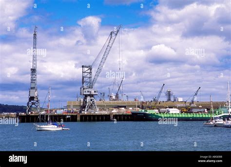 Falmouth harbour cornwall hi-res stock photography and images - Alamy