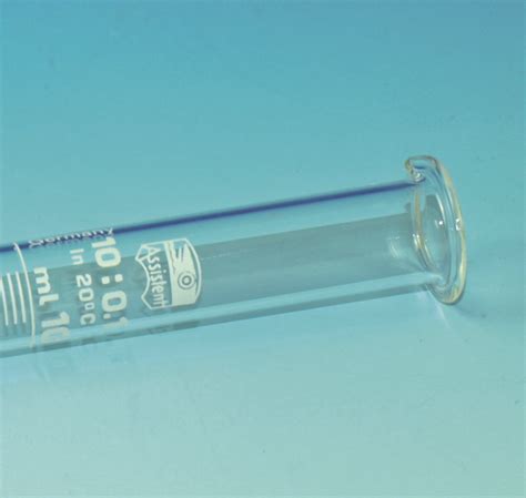 Test tube 20:0.1 ml, graduated soda glass, with spout | LabFriend South Africa