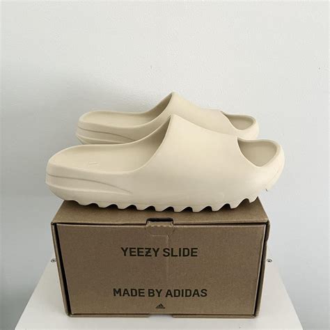 Yeezy Men's Tan and Cream Slides | Depop