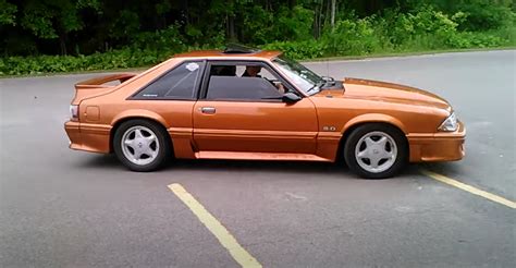 Video: 1988 Ford Mustang GT Fox Body Crazy Donuts - Mustang Specs