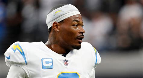 Chargers' Derwin James Jr. ejected after dangerous hit vs. Colts | Fox News