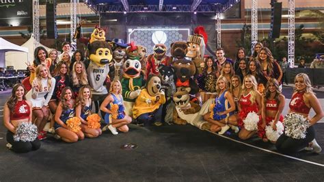 2018 Pac-12 Men's Basketball Tournament: Mascots bring the funk to Sin ...