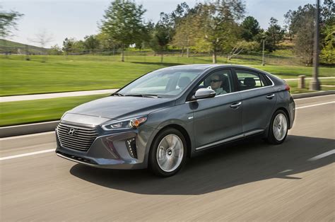 2017 Hyundai Ioniq Hybrid, Plug-In Hybrid, Electric Revealed