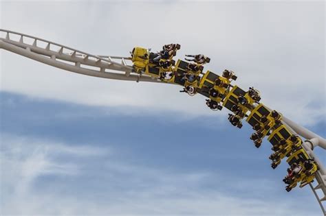 5 of the Best Roller Coasters in Dubai and Abu Dhabi | insydo