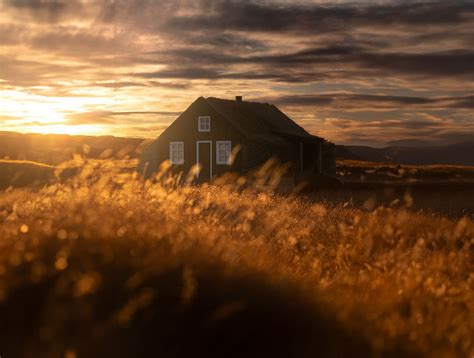 How Viking Settlers Created Icelandic Turf houses