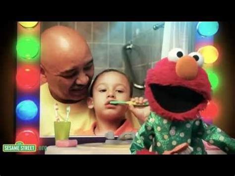 Sesame Street- Elmo Brush Your Teeth | Community Helpers | Dental kids ...