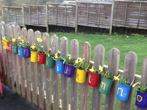 40 Unique Garden Fence Decoration Ideas (27) | Eyfs outdoor area ...