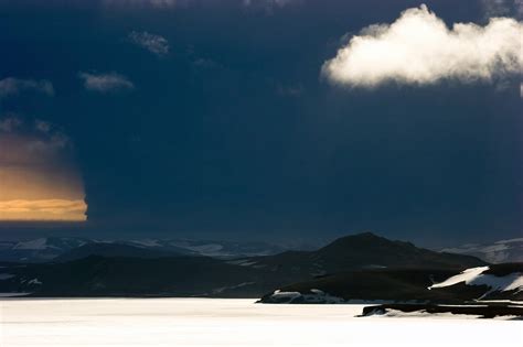 Grimsvotn Volcano Erupts in Iceland - The Atlantic