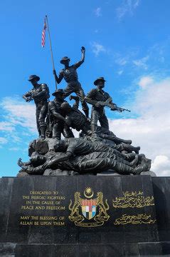 Tugu Negara Black And White : Maybe you would like to learn more about ...