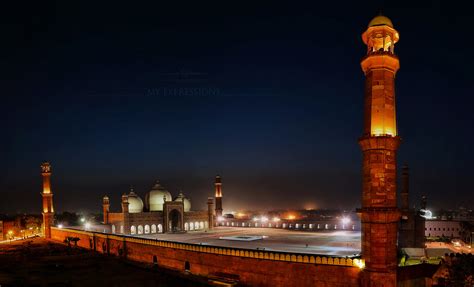 Badshahi Mosque Night | The Badshahi Mosque (بادشاھی مسجد) o… | Flickr