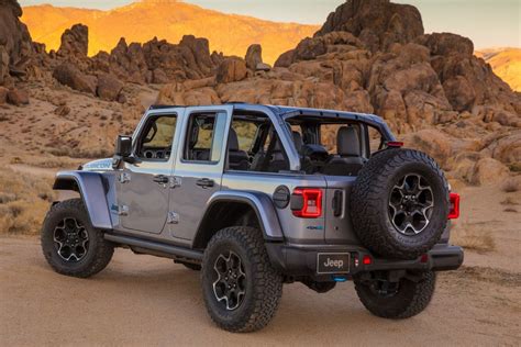 2021 Jeep Wrangler 4xe PHEV: First Look - Autotrader