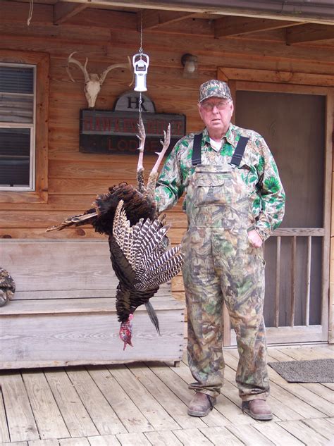 Turkey Hunting at Alabama wild turkey Hunting Lodge