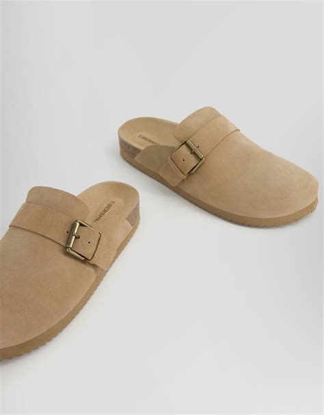 Men’s LEATHER clogs with buckle - Men | Bershka