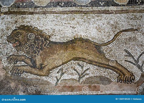 Mosaic Of A Lion On The Ishtar Gate Royalty-Free Stock Photography | CartoonDealer.com #48905777