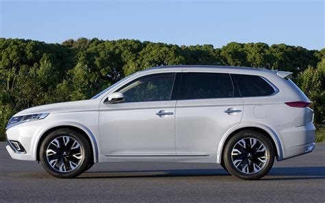 Outlander PHEV - Electrek