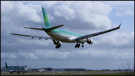 Airbus A330 Crosswind Landing by disasterdesigner on DeviantArt