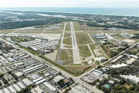 Naples Florida Airport is referred to as the best little airport in the country.