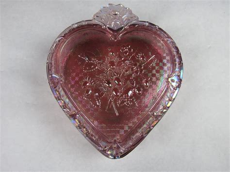 ShopTheSalvationArmy - Vintage Fenton Pink Iridescent Heart Shaped Candy Dish with Lid #MM155 (650)