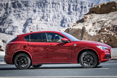 Alfa Romeo Stelvio Quadrifoglio Highlighted in New Photos - autoevolution