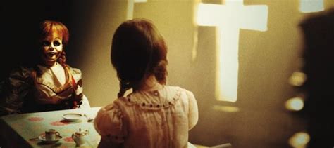 Annabelle-Creation-Wallpaper-676x423 - Sou Petrópolis