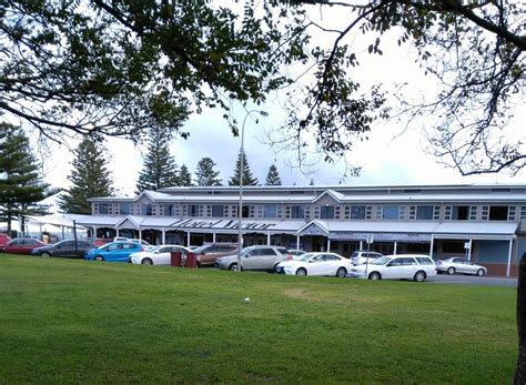 Hotel Victor at Victor Harbor South Australia. Everyone talks about Victor Harbor - people ...