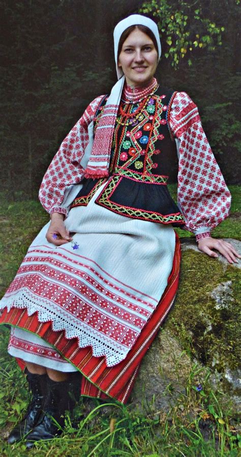 Local style: Traditional costume of Belarus by region