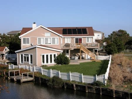 Pet Friendly Hotels Feature: Sandbridge Vacation Rentals ...